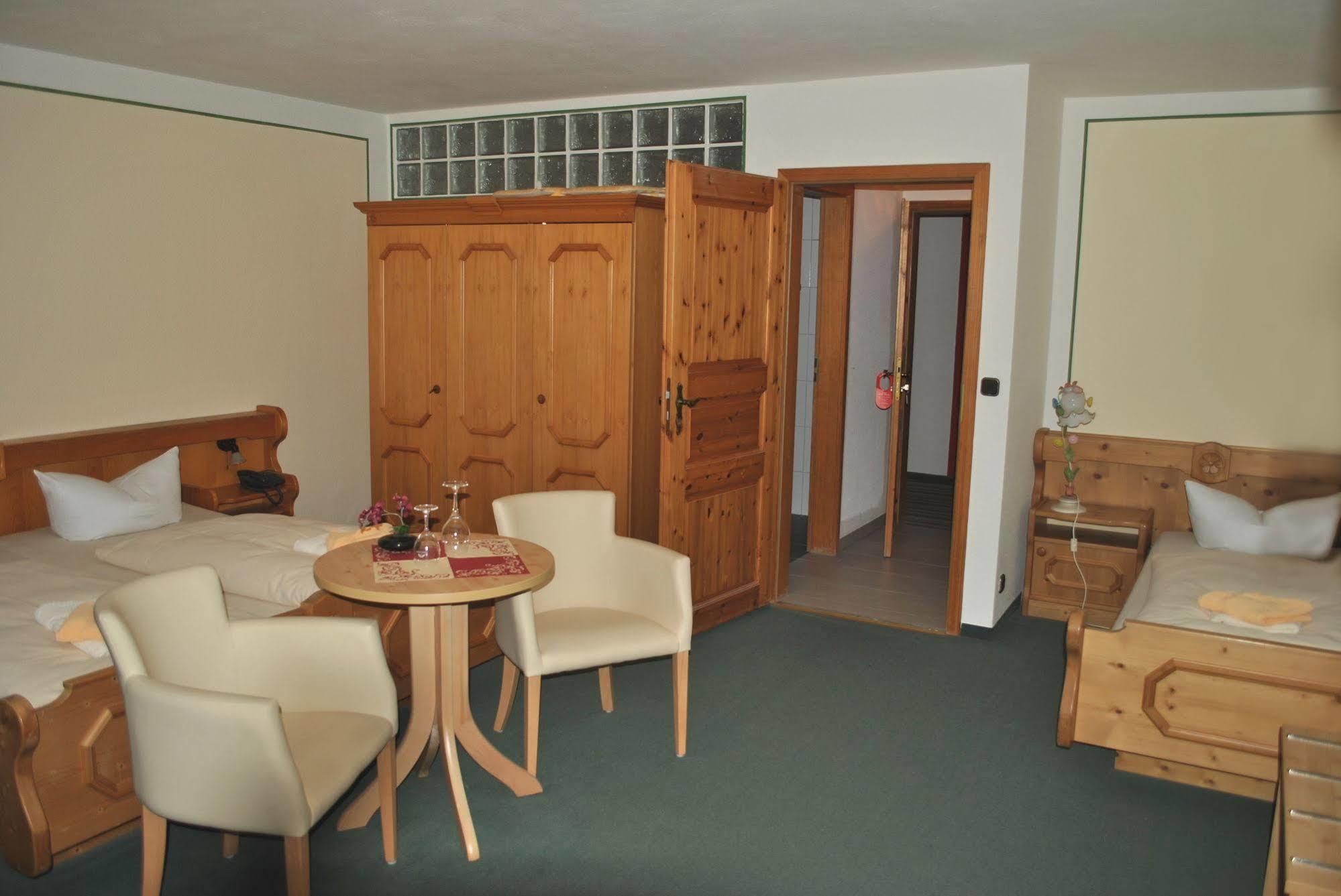 Landgasthof Goldener Pflug Frasdorf Exterior foto
