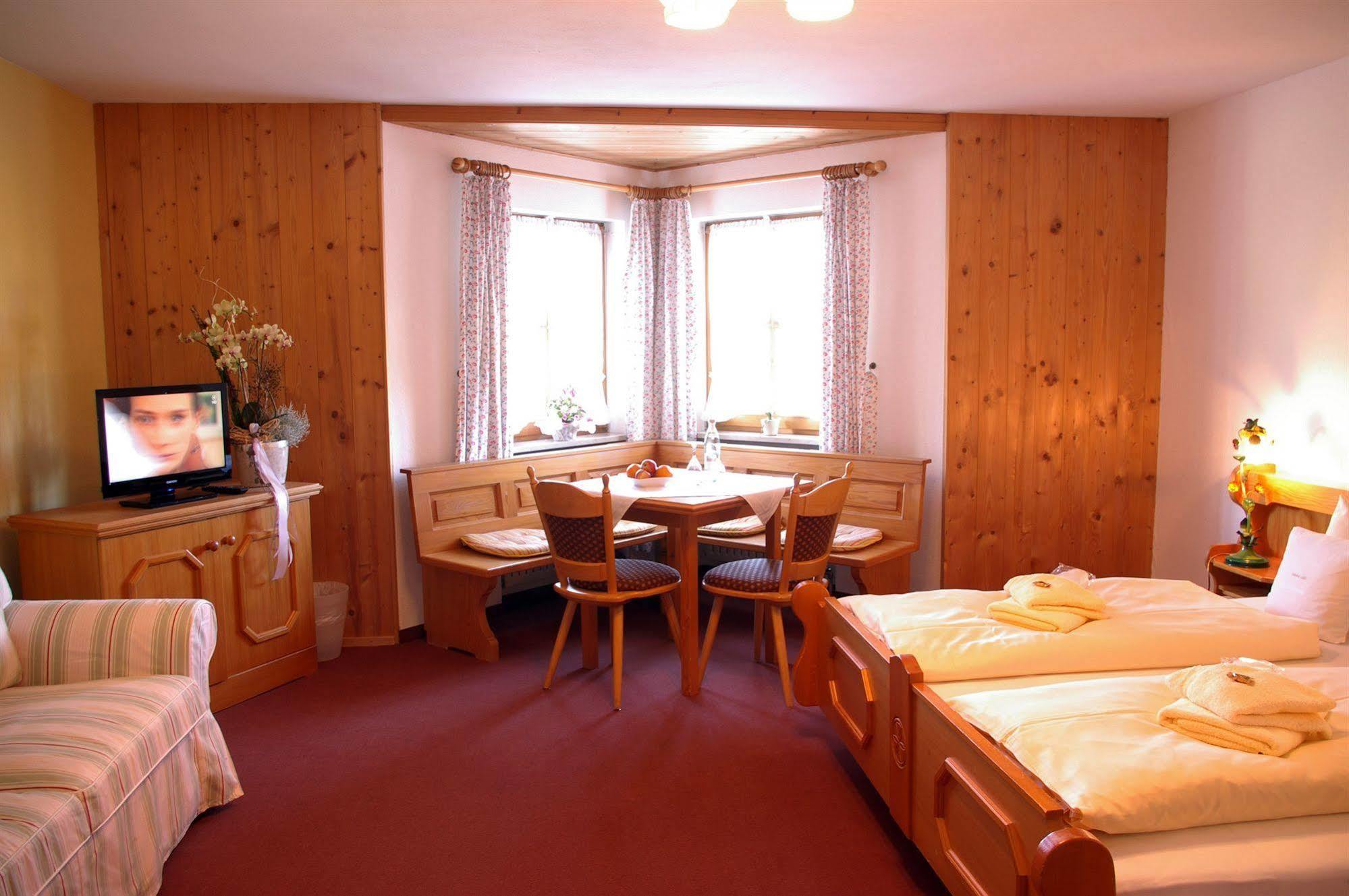 Landgasthof Goldener Pflug Frasdorf Exterior foto